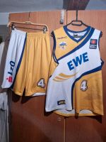 EWE Baskets Oldenburg Bobby Brown Trikot und Hose Basketball BBL Hessen - Schlüchtern Vorschau