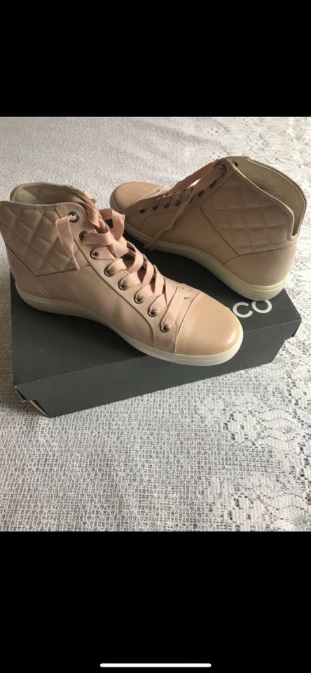 Ecco neu Sneaker Schuhe Gr.38 fuer Damen echtesLeder in Essen-West