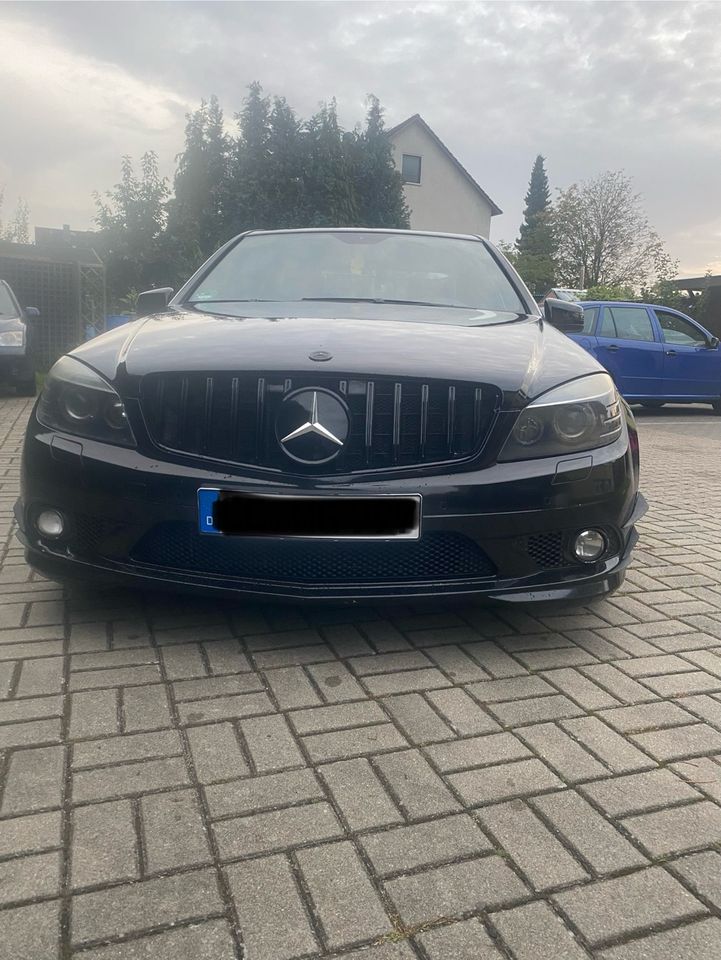 Mercedes C 300 W204 7-G-Tronic mit neuen TÜV in Celle