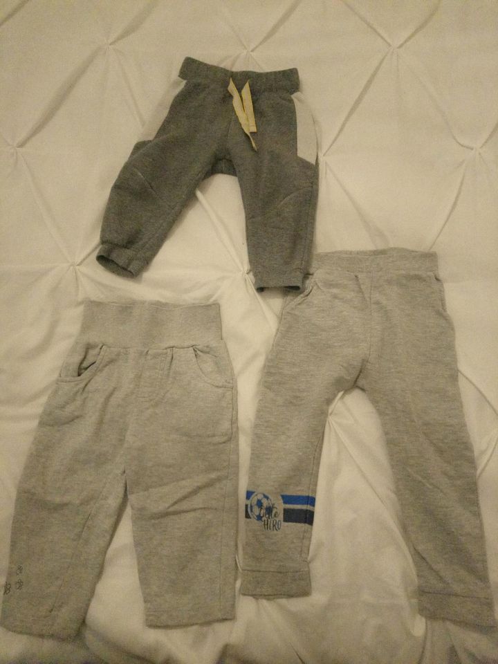 8 Baby Hosen Jeans Jogger Gr 74-86 in Wiesbaden