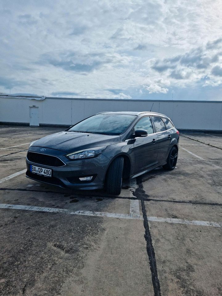 TOP Ford Focus ST Line Turnier in Bamberg
