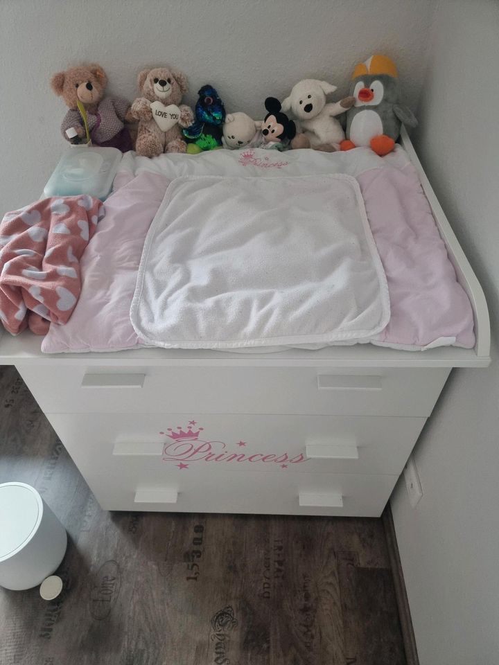 Gitterbett 140×70 + Wickelkommode in Witzenhausen