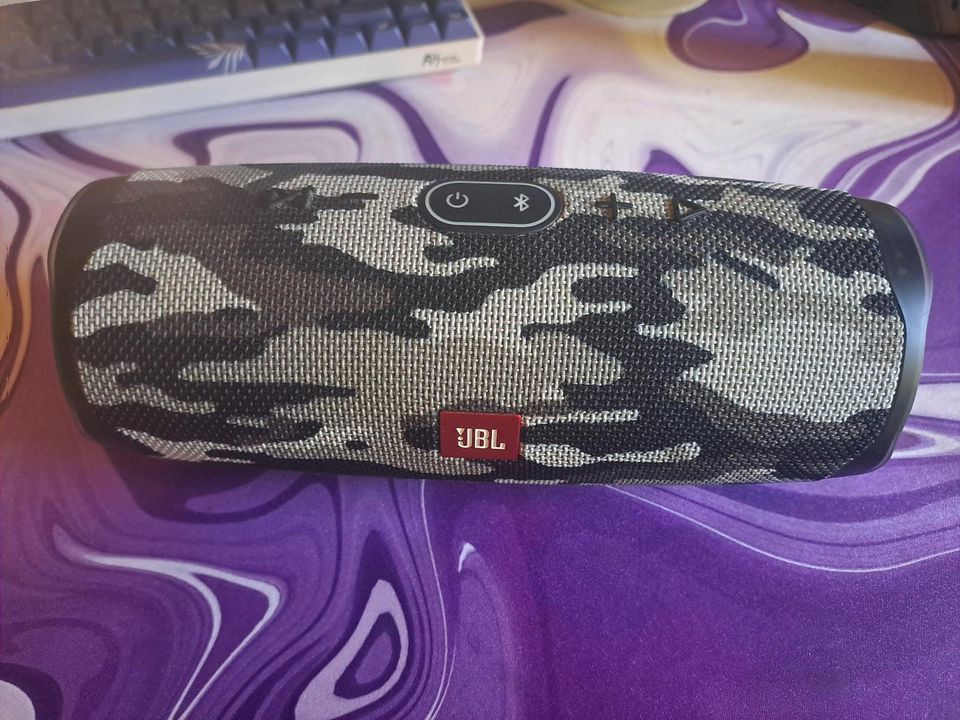 JBL Charge 4 in Extertal