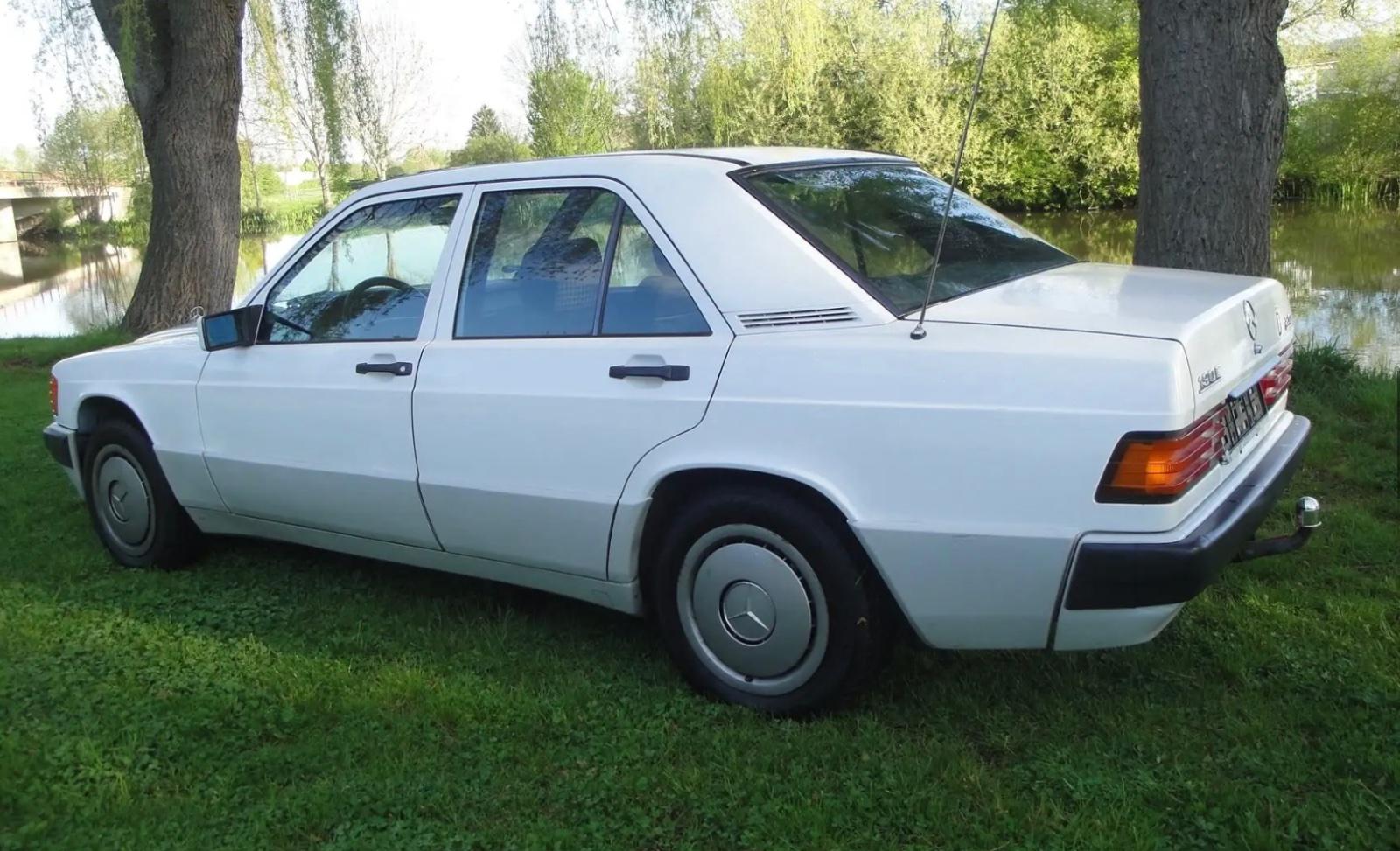 Abbildung des Autos Mercedes-Benz 190 | Neue…