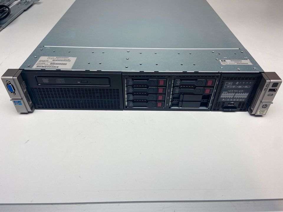 USED SERVER: HP ProLiant DL380p Gen8 SFF SN CZ222601 304592-20-FA in Weilrod 