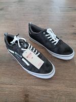 Mustang Sneaker gr. EU 41 Schuhe Slipper Sportschuhe Halbschuhe Brandenburg - Groß Kreutz Vorschau