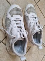 Schuhe Sneaker weiß H&M Gr. 35 Mädchen Brandenburg - Bad Saarow Vorschau