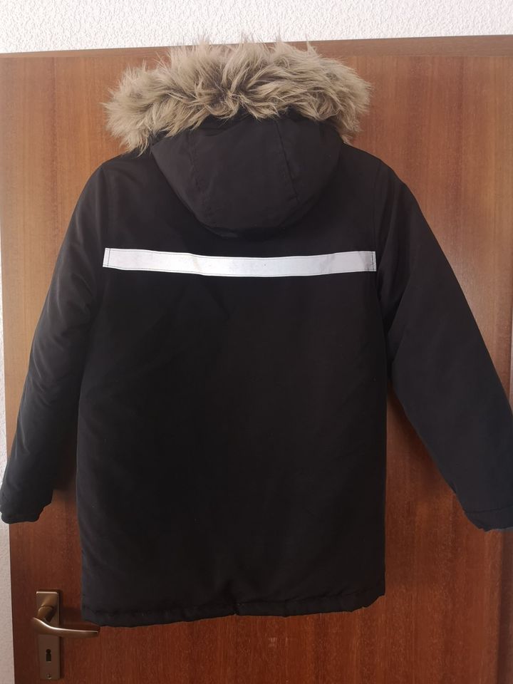 Daunenjacke Junge schwarz Gr. 152 von Zara Top in Rottenburg am Neckar