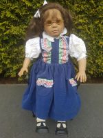 Puppe mit Stuhl Nordrhein-Westfalen - Bad Oeynhausen Vorschau
