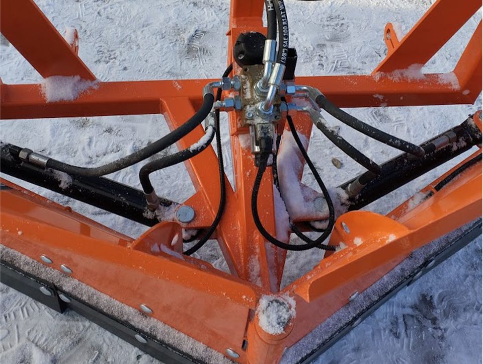 Vario Schneeschild 1,82m Euroaufnahme Schneepflug Schneeschieber in Neuhardenberg