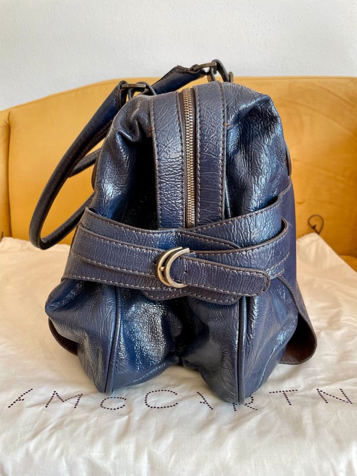 Original Stella McCartney Weekender aus veganem Leder wie NEU in München