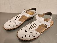 4 Paar Damenschuhe Damen Sneaker Sandale  Gr 37 sehr guter Zustan Brandenburg - Lauchhammer Vorschau