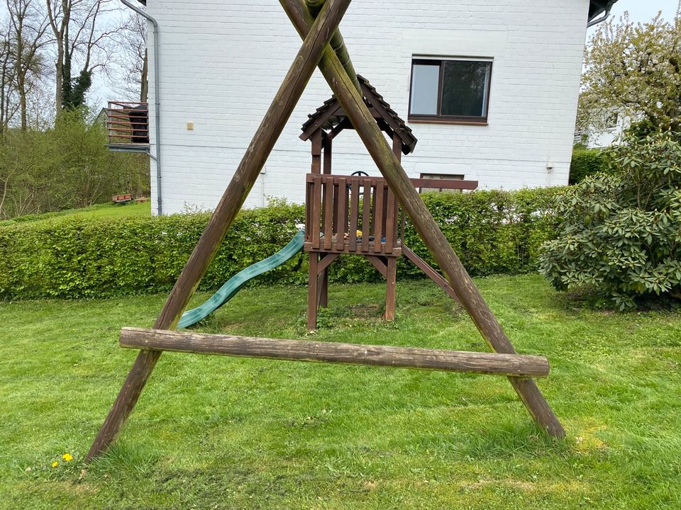 Schaukel Klettergerüst Rutsche Garten Kinderhaus in Detmold