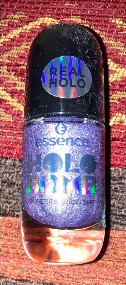 NEU essence Nagellack Holo Bomb in Essen