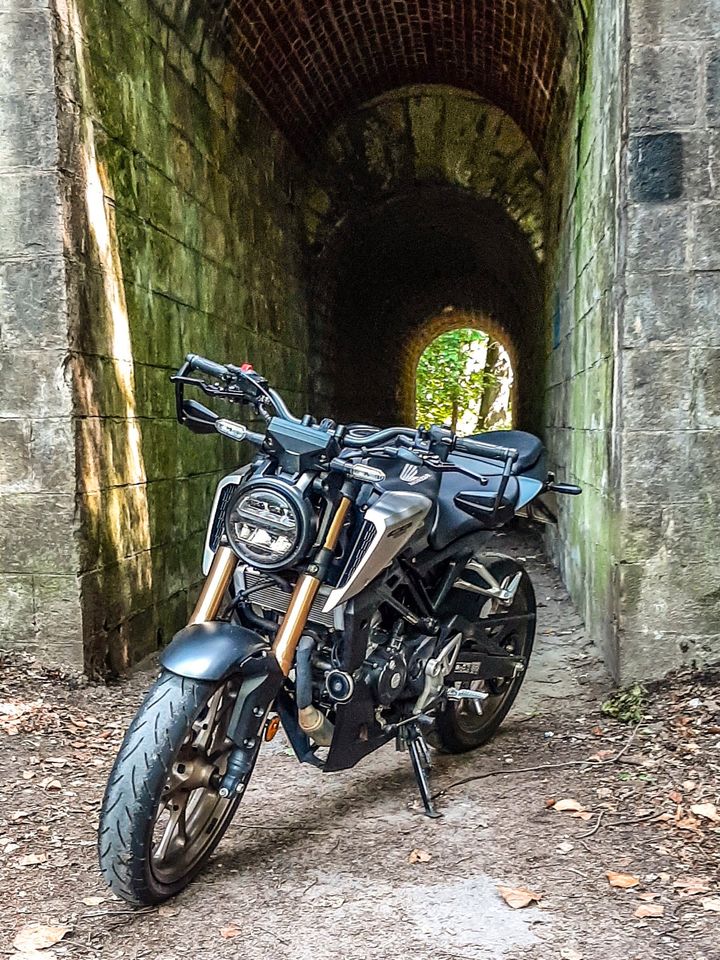 Motorrad Honda CB 125 R (Bj. ´21) in Bielefeld