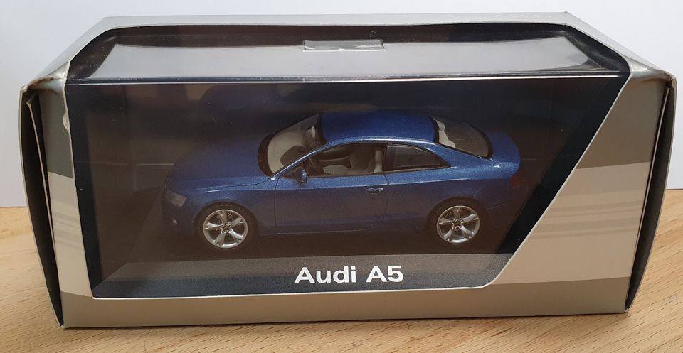 Modellauto Audi A5 1:43 Arubablau (Original Audi inkl. Hologramm) in Norderstedt