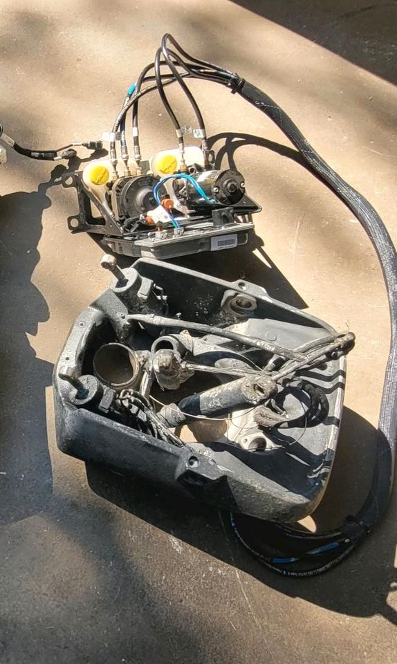 VOLVO PENTA DPI Transom mit Trimmzylindern , Trimpumpen,Steuerung in Lübeck