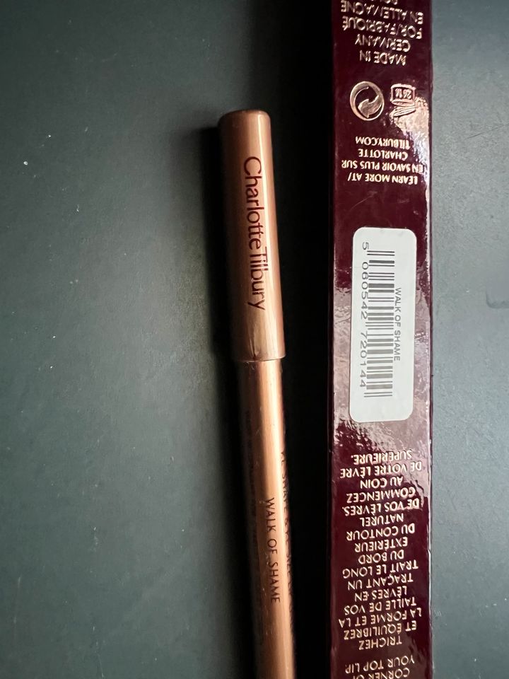 Charlotte Tilbury Make Up Lippenstift Lipliner Blush Gloss in Berlin