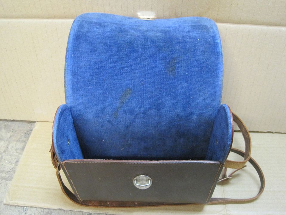 Kleine braune Ledertasche in Kämpfelbach