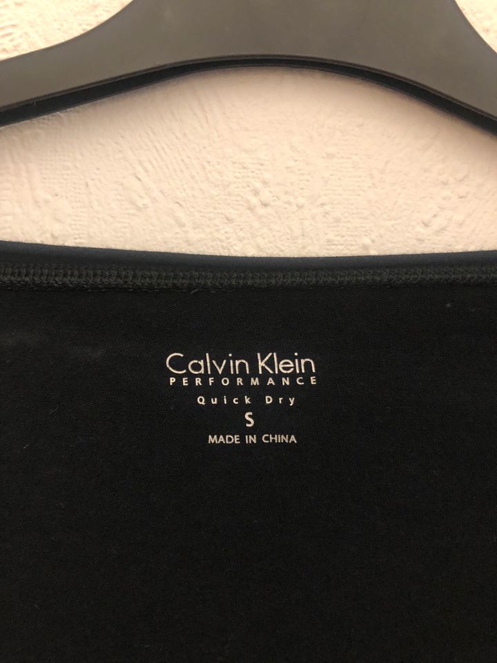 Calvin Klein Shirt, lange Arme, mit Schriftzug, Gr.S in Schöffengrund