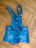 H&M Latzjeans Shorts mit geknöpftem Latz Gr 152 Sachsen - Frankenberg (Sa.) Vorschau