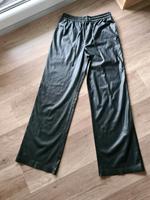 Neu! Schöne schwarze Kunstleder Hose von Zara in Größe S Nordrhein-Westfalen - Löhne Vorschau