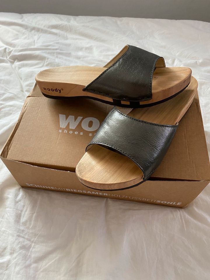 Woody Heidi Damenclog Pantolette 39 Silb Leder NP131€ Birckenstoc in Köln