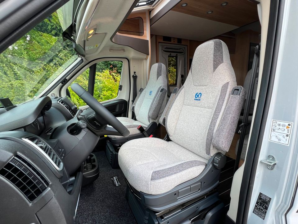 Knaus Sky Wave 650 MEG Einzelbetten hinten + Hubbett für 2-4 Personen | Automatik Wohnmobil Reisemobil Camper mieten - Camping Urlaub in Salzkotten