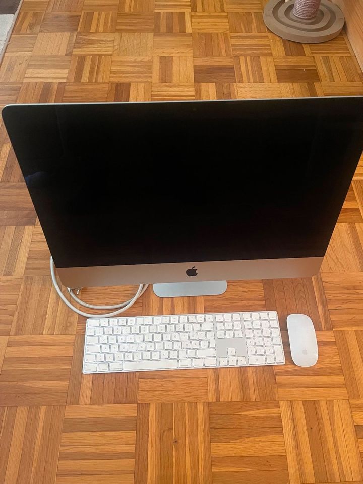 IMac 21.5" (Ende 2013) Quad-Core i5 2,7 GHz 8 GB RAM 500 GB SSD in Emmering