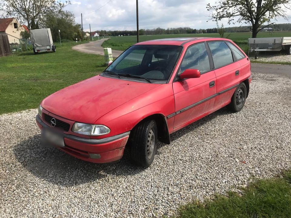 Opel Astra  F 1.6 in Haag a.d.Amper