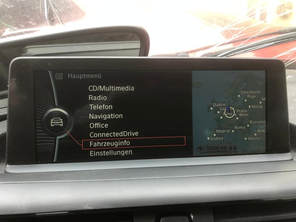 BMW 1er F20/F21 2er F22 Navi Professional Display/CID 8,8 Zoll in Velden Mittelfr.