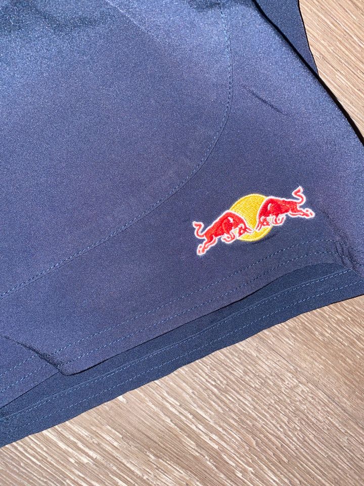 Red Bull Athleten Sport Hose in Brande-Hörnerkirchen