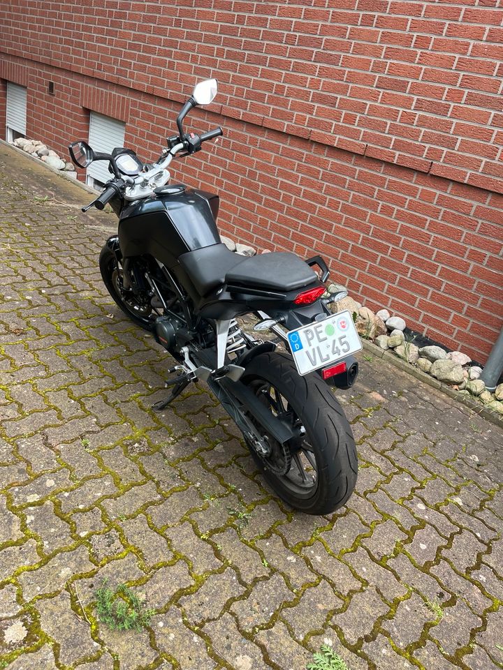 KTM Duke 125 Schwarz in Edemissen