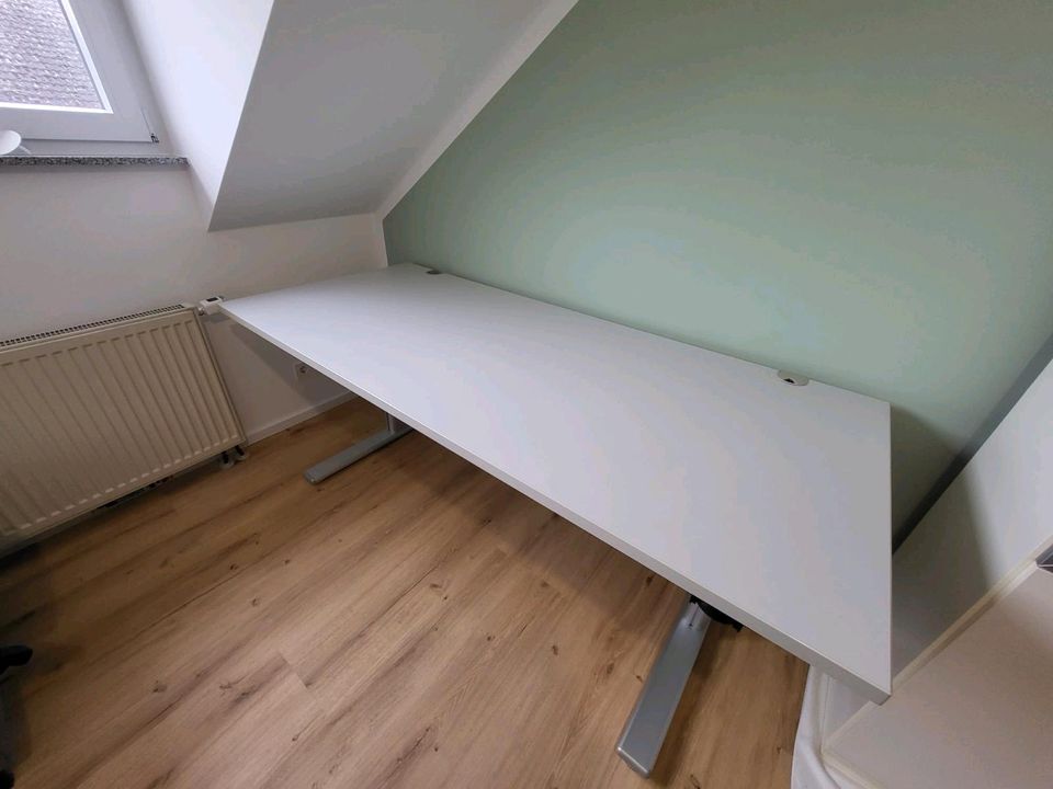 Actiforce Schreibtisch elektrisch höhenverstellbar 180x80 cm in Dettenheim