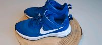 Nike Sportschuhe Junge Mädchen blau weiß Gr. 31 Neu Niedersachsen - Göttingen Vorschau