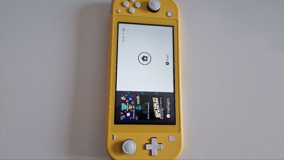 Nintendo Switch Lite Gelb in Römhild