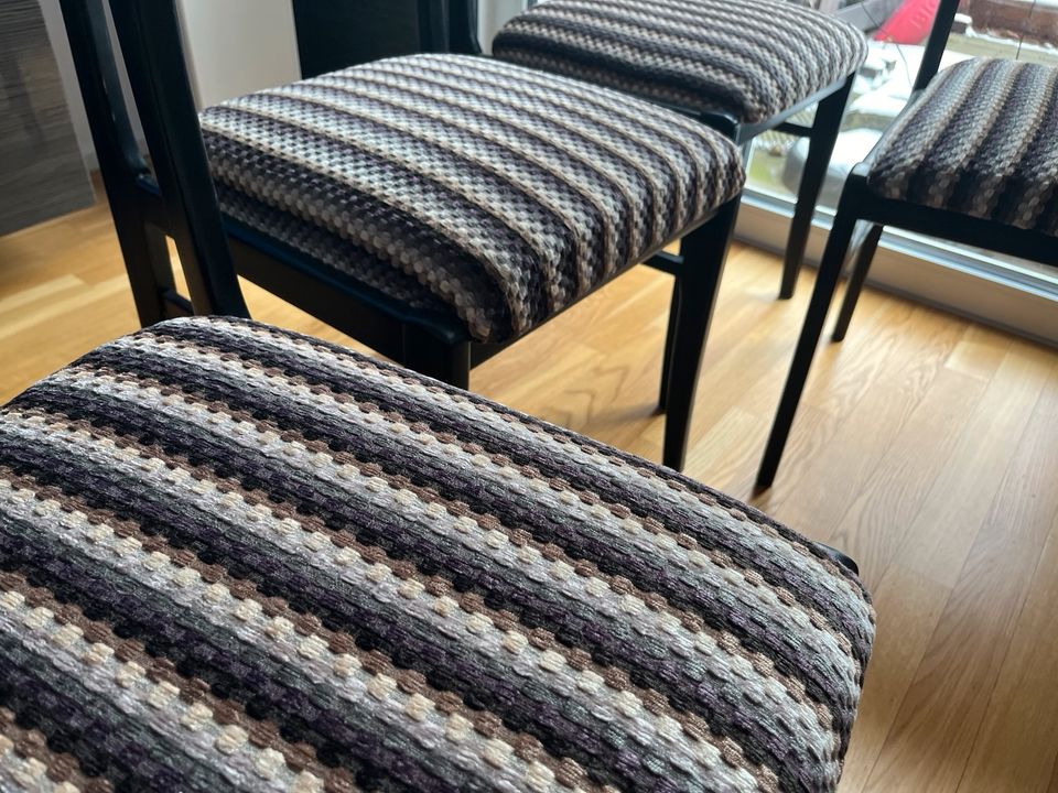 4 VEB-Stühle neu bezogen und gepolstert in Berlin