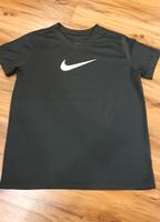 T-Shirt Nike, schwarz Brandenburg - Löwenberger Land-Löwenberg Vorschau