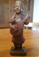 Holzfigur Handgeschnitzt Mädchen mit Gitarre Baden-Württemberg - Ötisheim Vorschau