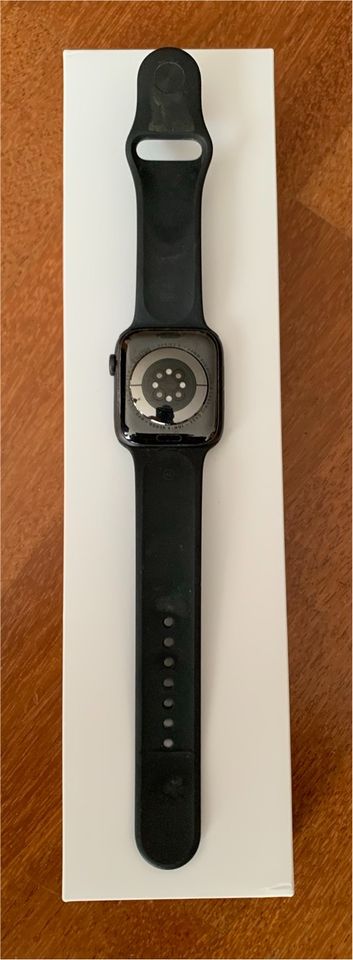 Apple Watch Series 6 (44mm) GPS & Cellular (LTE) in Wiesbaden
