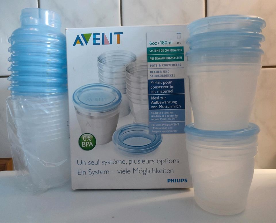 Philips Avent Babyflaschen, Milchpumpe und Becher mit Deckel in Kabelsketal
