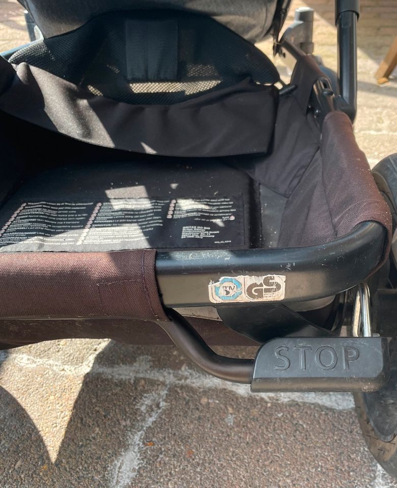 Britax Go Big Kinderwagen mit Babyschale und viel Zubehör in Leipzig