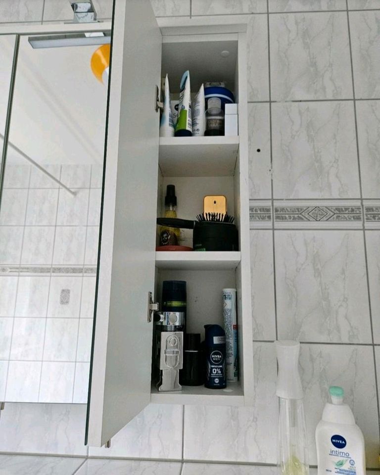Spiegelschrank für das Badezimmer in Neunkirchen-Seelscheid