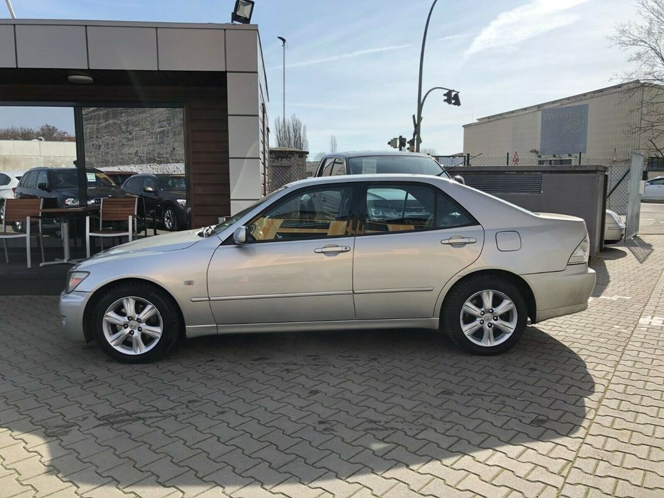 Lexus IS 200 Automatik Leder*Klima*Sitzheizung in Berlin