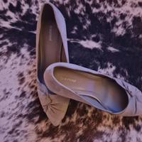 Pumps Velouroptik hellgrau in Gr. 40, neu❗️ Frankfurt am Main - Berkersheim Vorschau