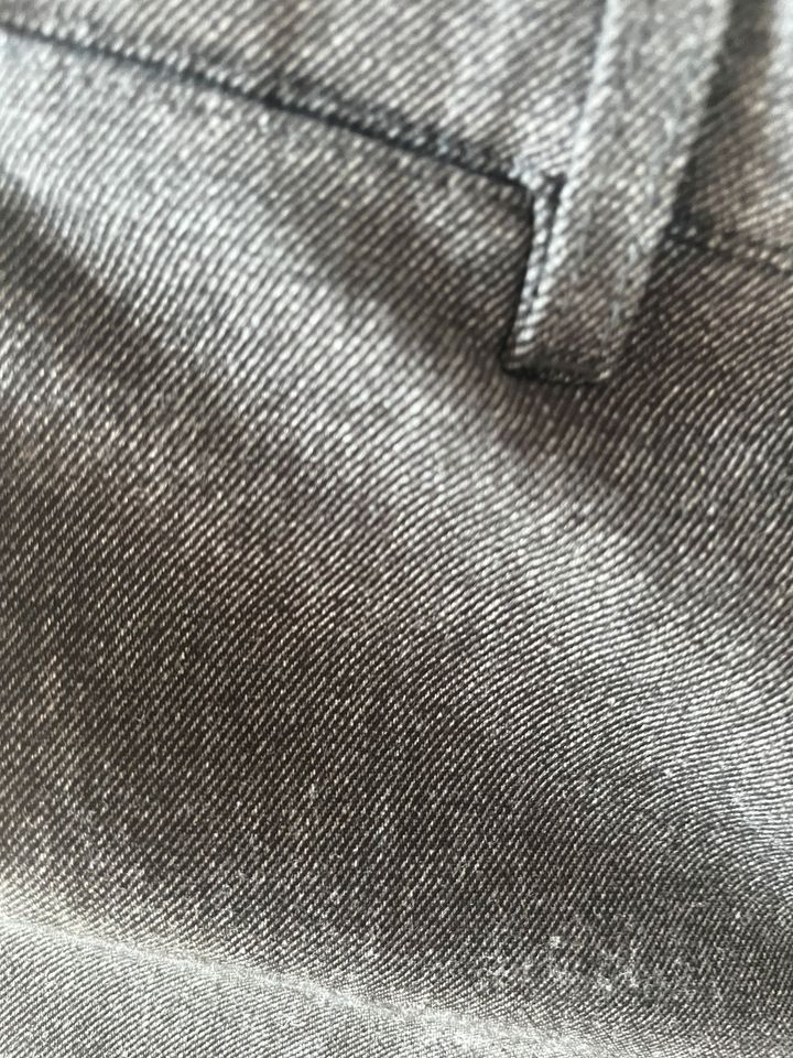 Drykorn Chino 33 32 Modell Kill wie neu grau anthrazit in Stuhr