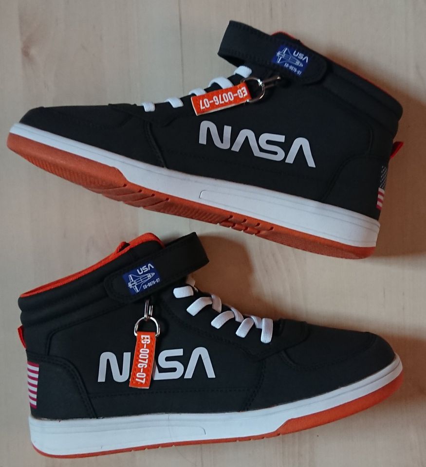 NASA Sneaker 39 NEU mit Etikett in Zellingen