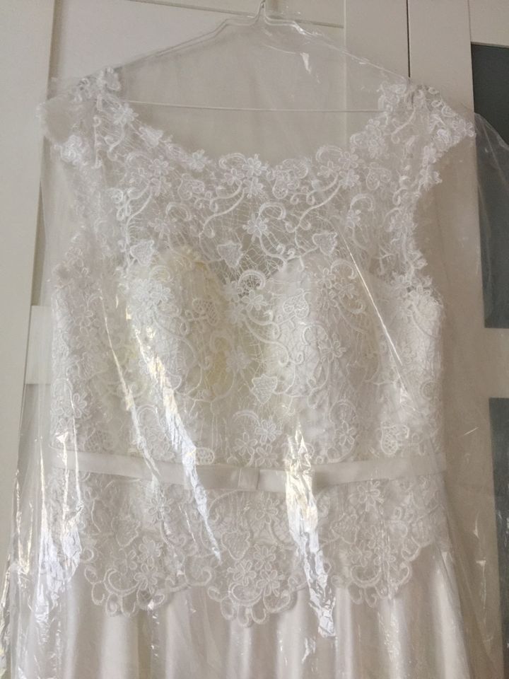 Brautkleid, ivory, Gr 38/40/42, Hochzeit, ungekürzt in Berlin