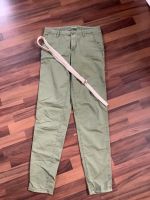 Esprit Chino Hose mit Flechtgürtel Gr. 34/34 Sachsen-Anhalt - Harsleben Vorschau