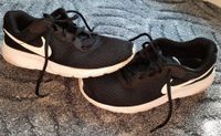Nike Sneaker Schuhe Gr. 40 schwarz leicht Friedrichshain-Kreuzberg - Kreuzberg Vorschau